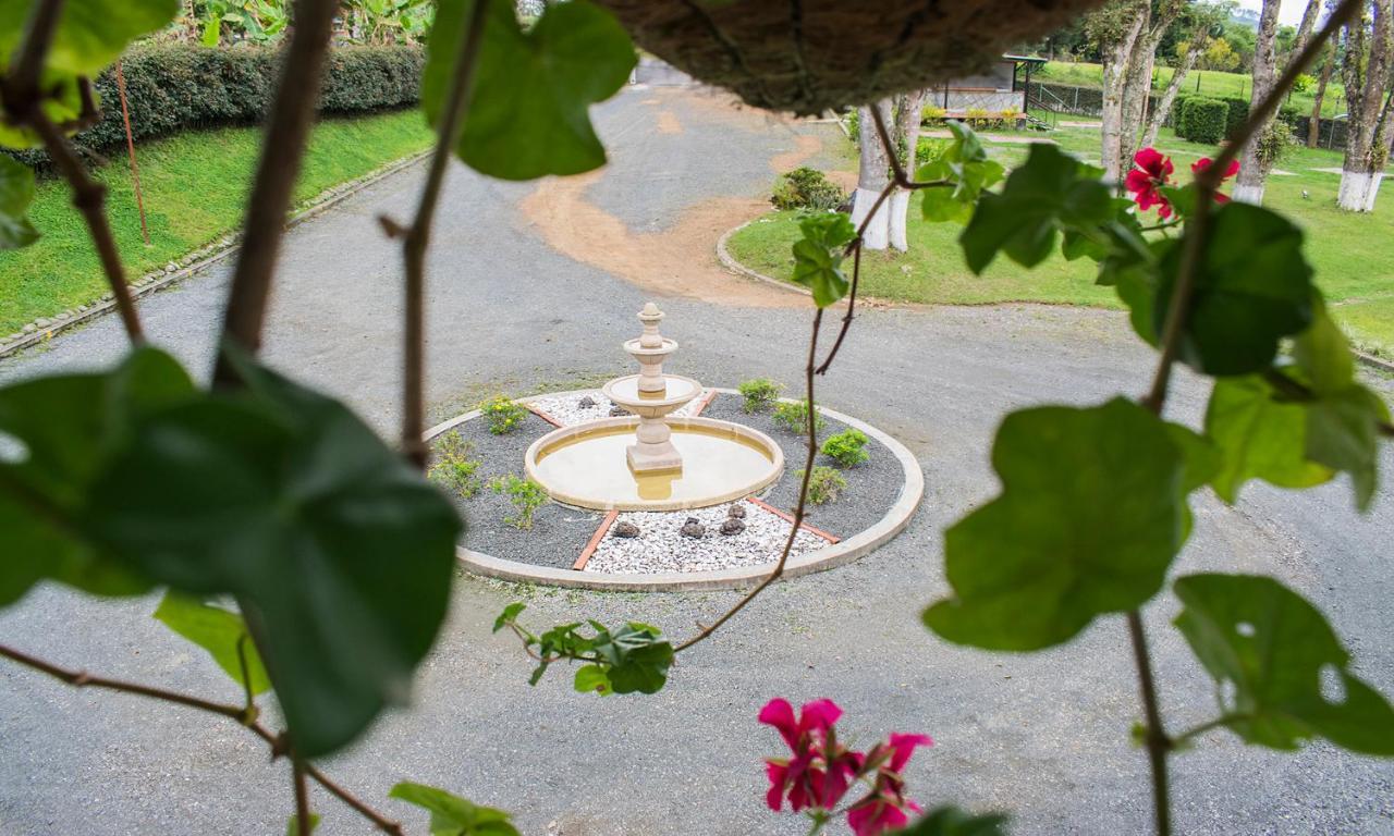 Hotel Hacienda Santa Clara Санта-Роса-де-Кабаль Екстер'єр фото